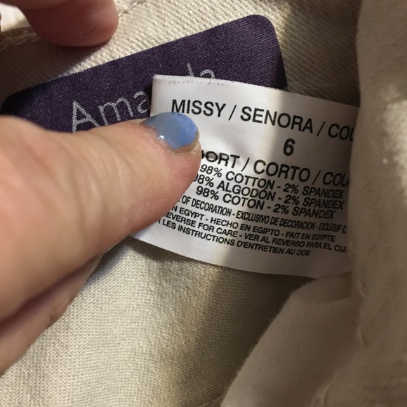 Woman’s Gloria Vanderbilt Jeans . - Picture 9 of 16